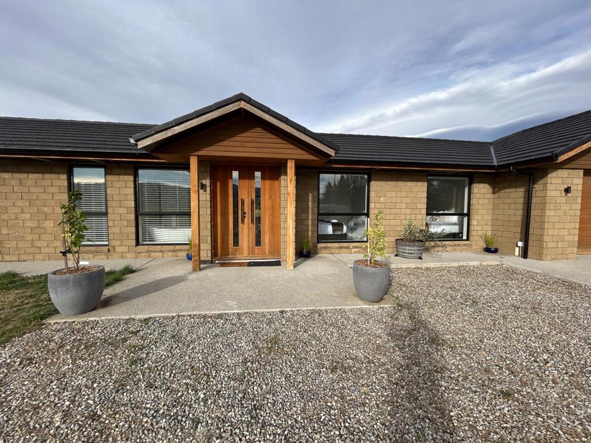 Tarras Serenity Haven - Mountain Views And Calm Exterior foto